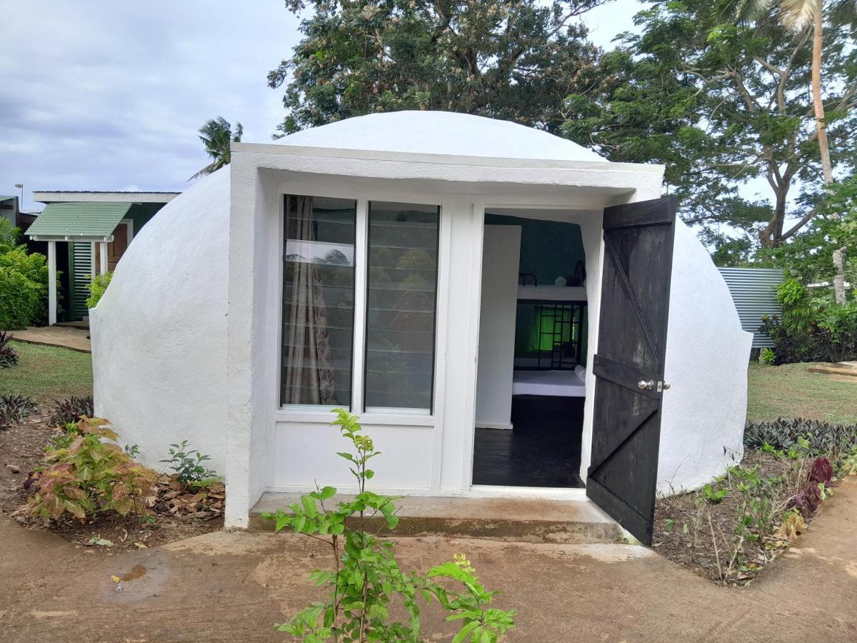 マテイ Camp Taveuniホステル エクステリア 写真