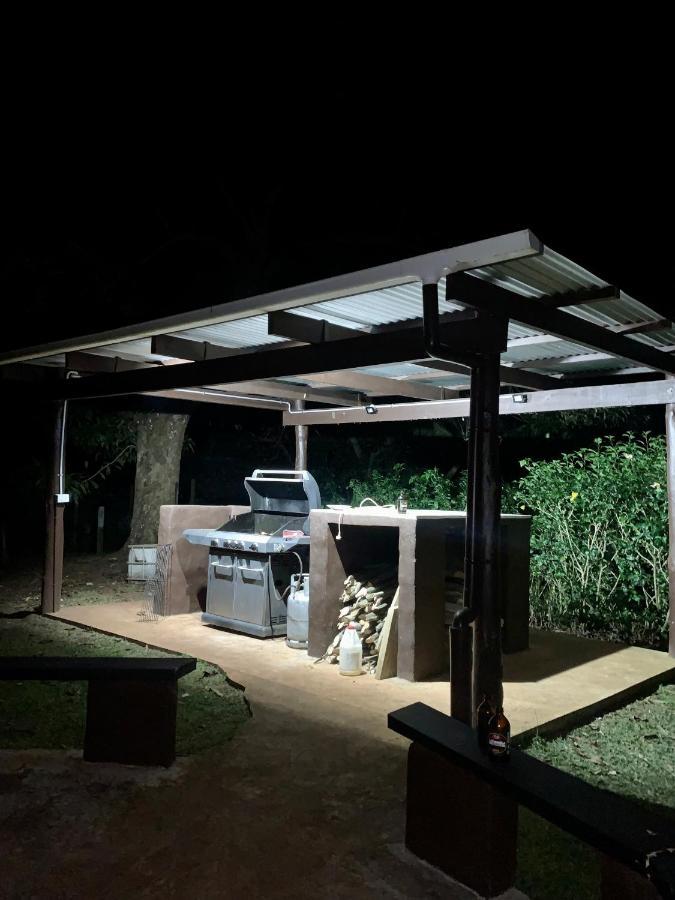 マテイ Camp Taveuniホステル エクステリア 写真