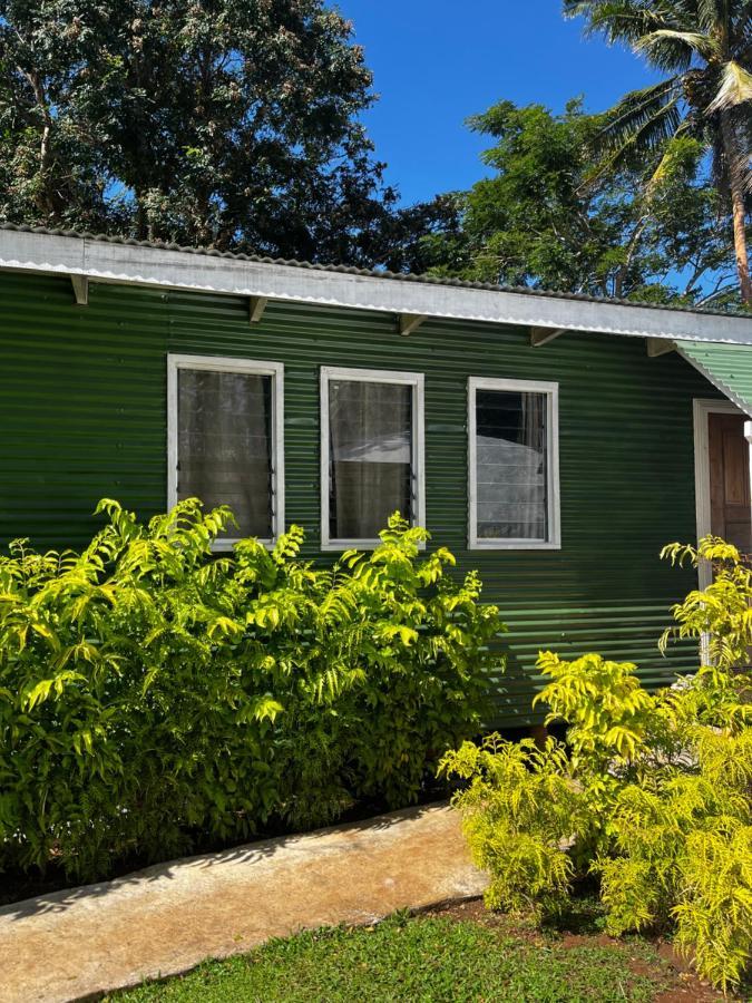 マテイ Camp Taveuniホステル エクステリア 写真