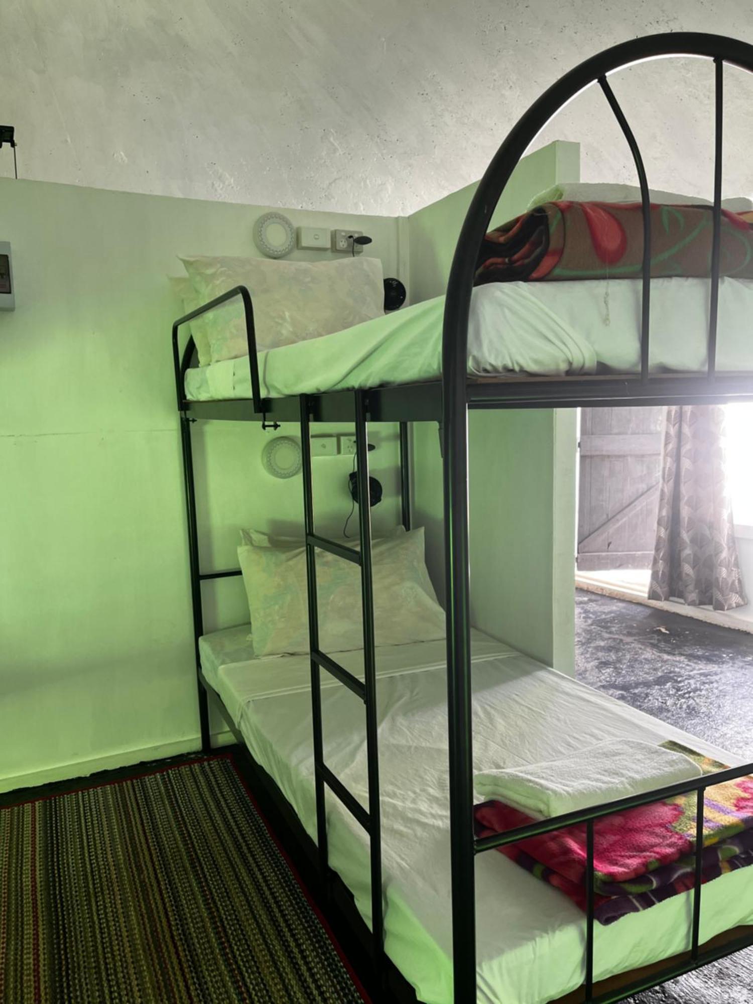 マテイ Camp Taveuniホステル エクステリア 写真
